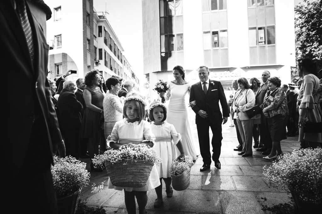 Boda en San Nicolas y El Capricho, entrada a San Nicolas