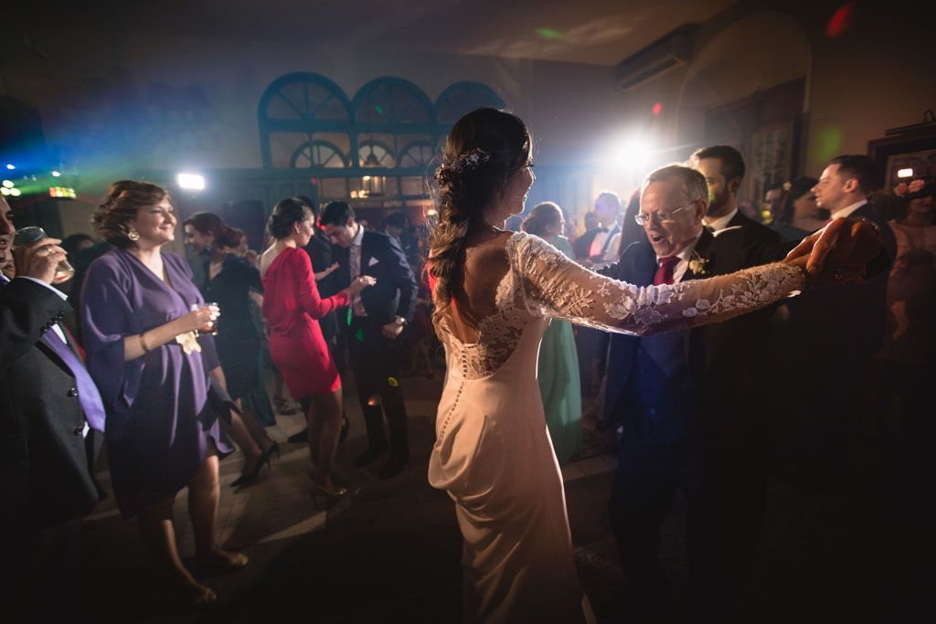 Boda en San Nicolas y El Capricho, baile novia con su padre