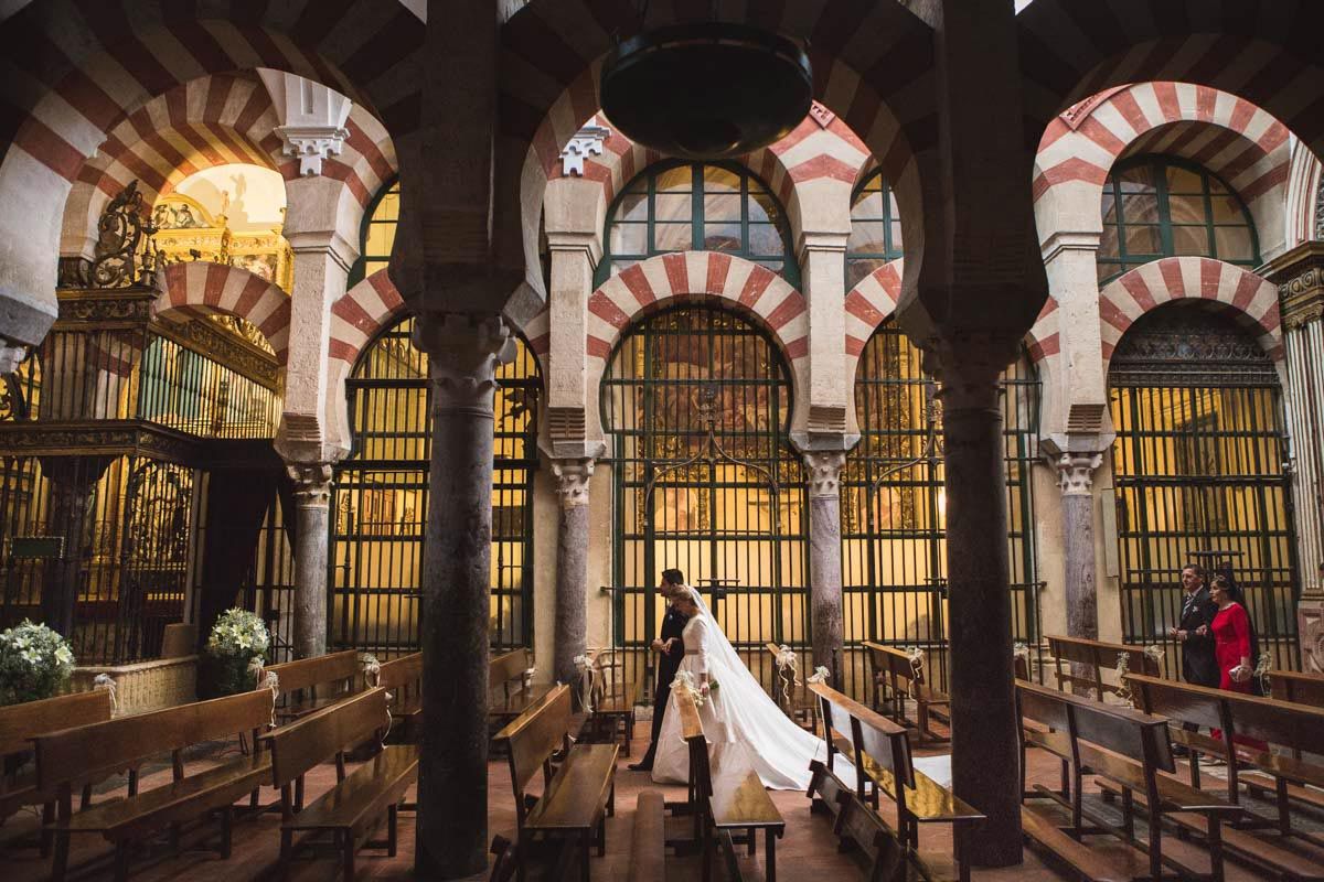 pareja en la mezquita de cordoba