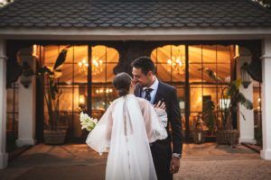 Fotógrafo de bodas en Córdoba captando imagenes de pareja