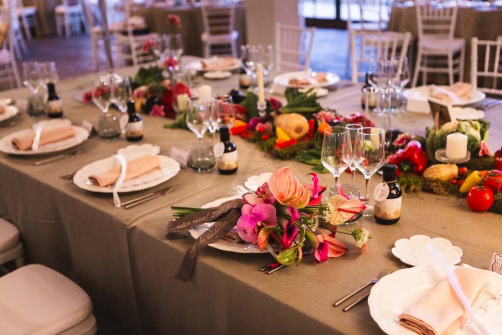 Detalles de decoración durante una celebración de boda